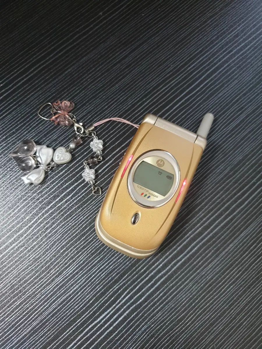 [A급] 모토로라 V710 골드 폴더폰 옛날폰 소장폰