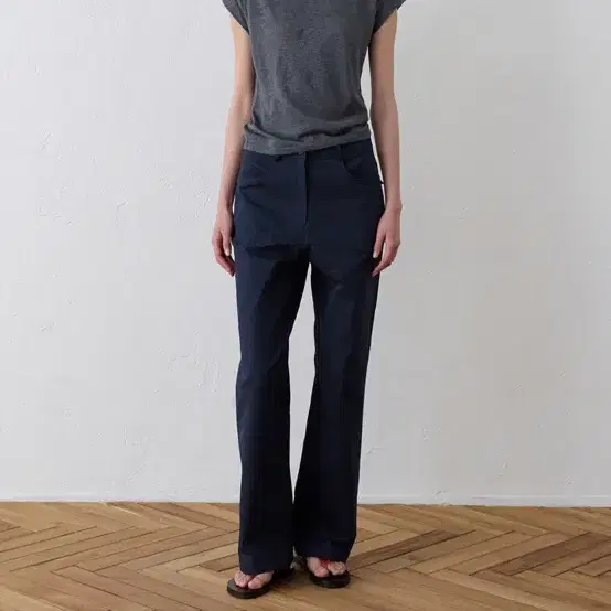 어그스트 cotton cargo pants (navy)