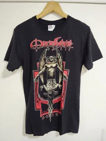 Ozzfest 2010 티셔츠 M 사이즈 밴드 티 메탈 오즈페스