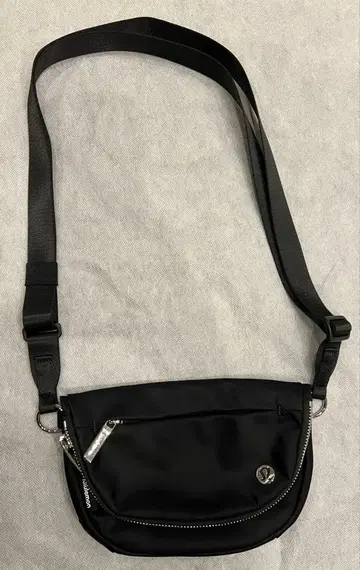 lululemon 숄더백 블랙