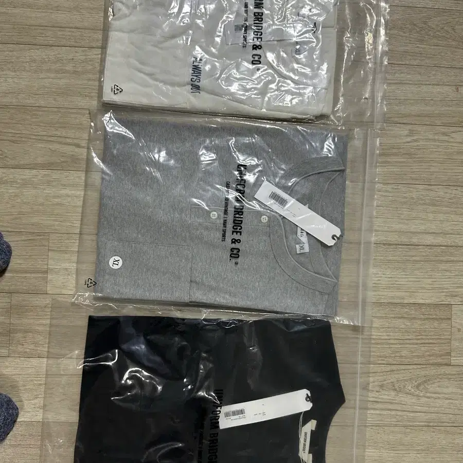 유니폼브릿지 반팔 (XL 2개, XXL 1개)
