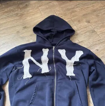 엔도 모리 착용 NY 로고 집업 후드티 네이비