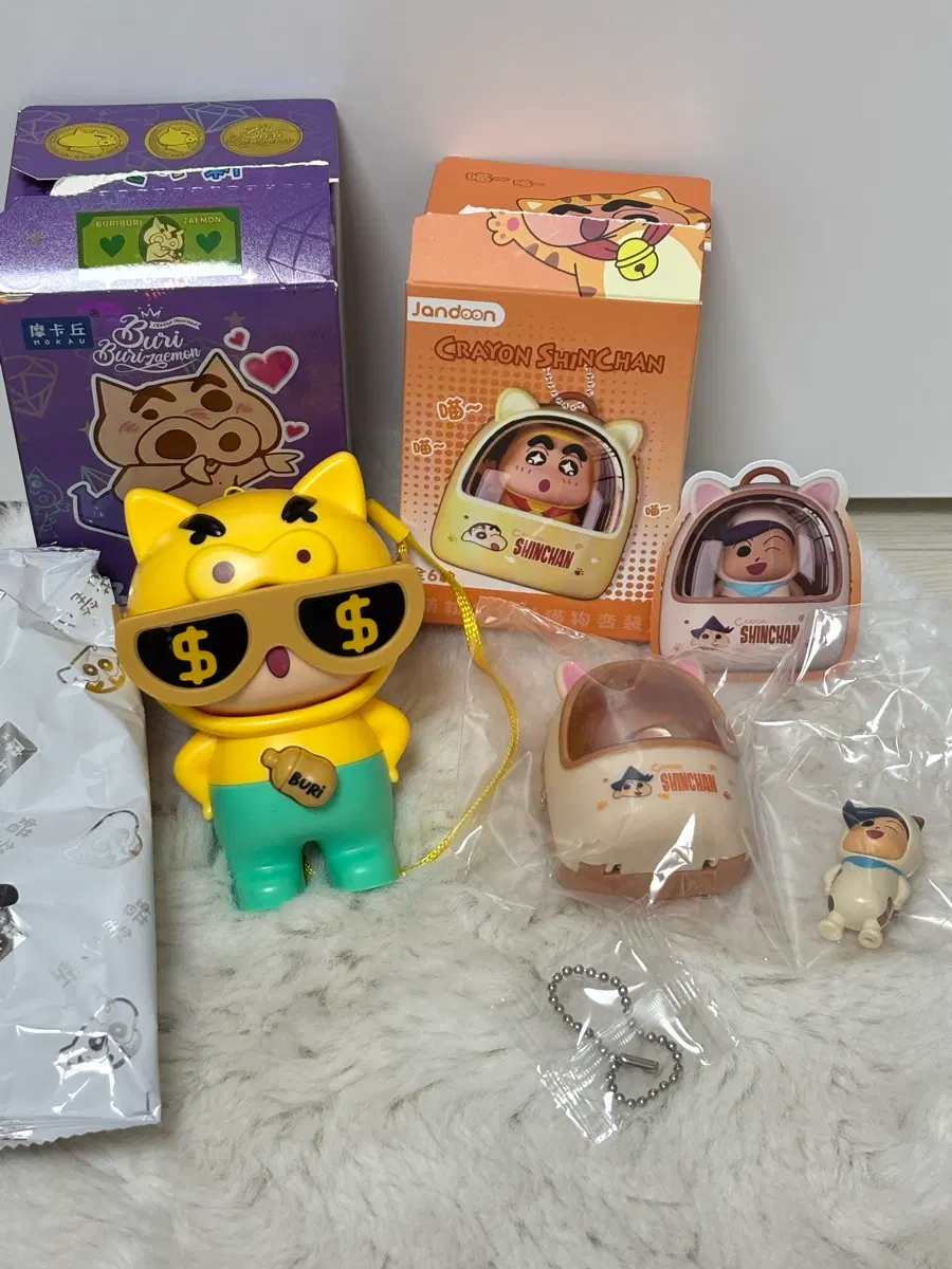 (단순개봉 새상품) 짱구 철수 고양이 캐리어, 부리부리몬 페이스 체인지 피규어+덤