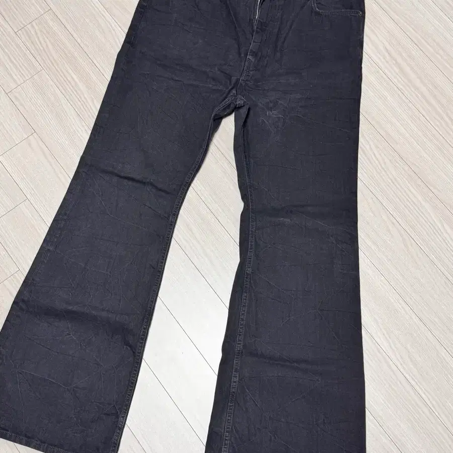 발렌시아가 부츠컷 팬츠 블랙 m