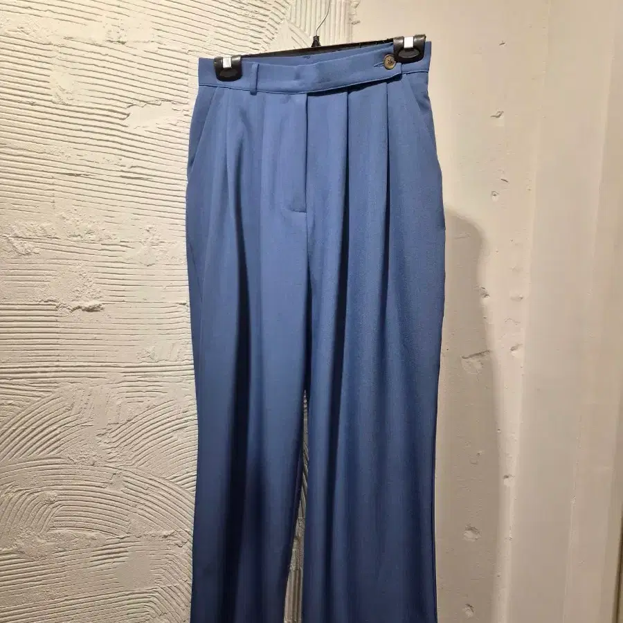 위드아웃썸머 블루 핀턱 팬츠