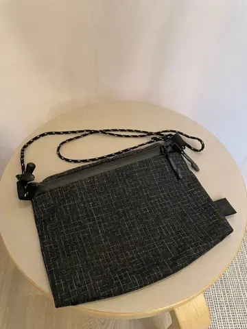 BLUE LUG 로드 사코슈 (립 블랙)