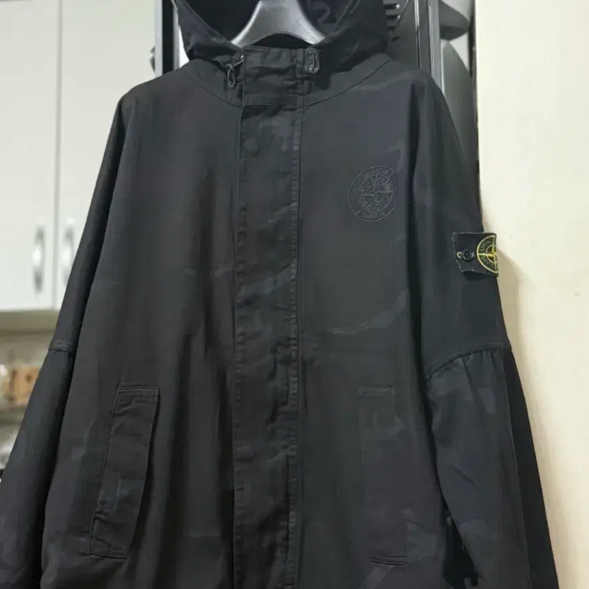 슈프림 x 스톤 아일랜드 라이엇 마스크 카모 자켓 (XL 105~110)