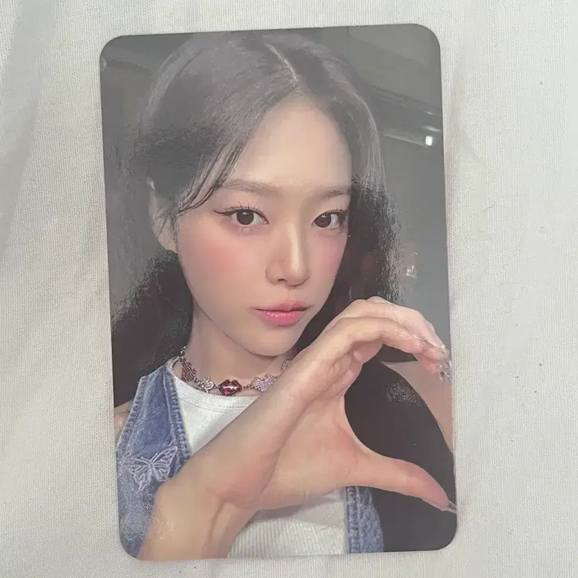 Buy LOONA Signed albums, Rare photocards on Bunjang!