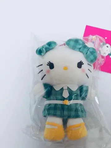 새상품 산리오 이웃 이야기 헬로키티 봉제 인형 키링 야자와 아이
