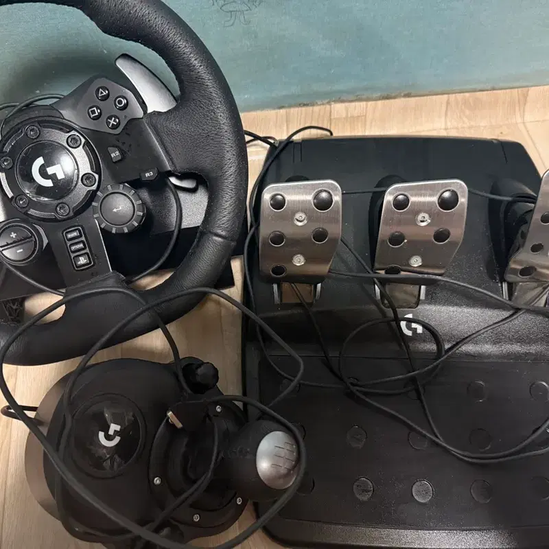 로지텍 g923 레이싱휠