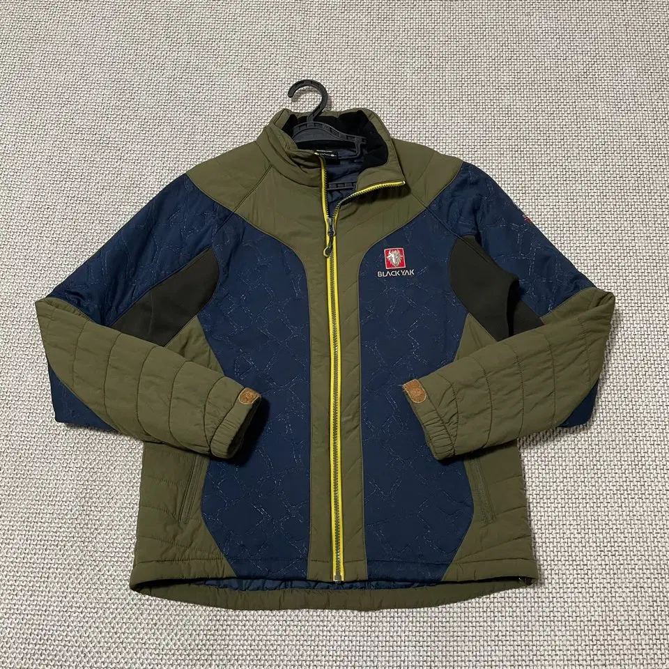 M 블랙야크 경량패딩 자켓 B.6896