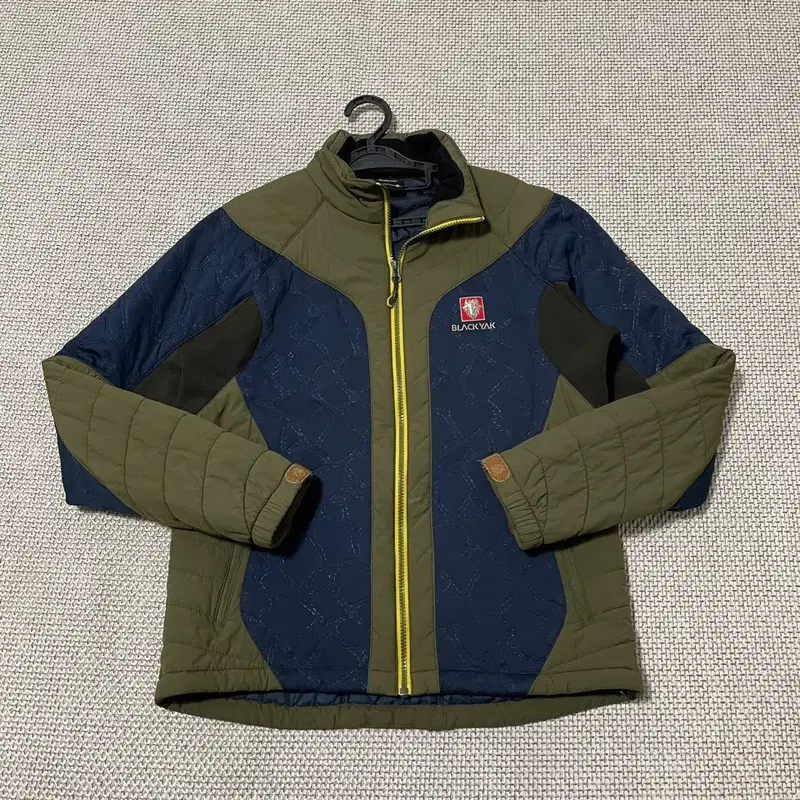 M 블랙야크 경량패딩 자켓 B.6896