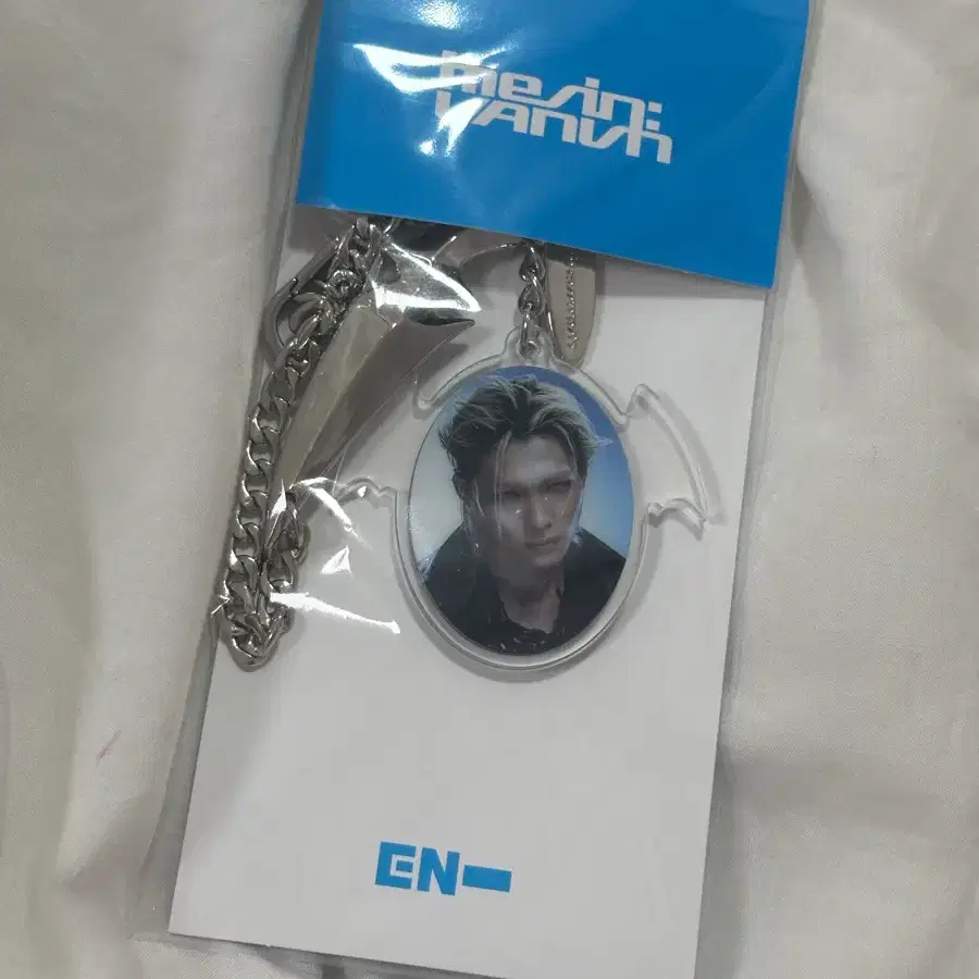 엔하이픈 니키 더씬베니쉬 팝업 아크릴포토키링 미개봉 원가양도