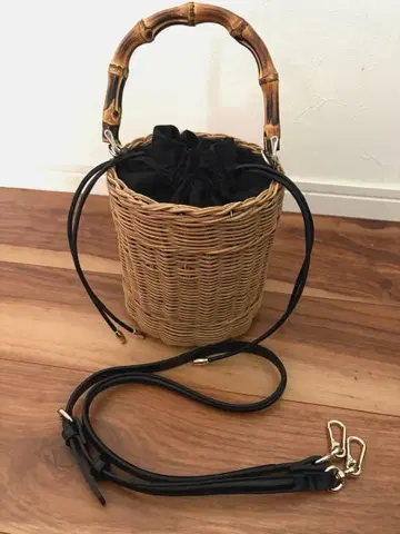 ZARA 대나무 핸들 바스켓백 숄더백