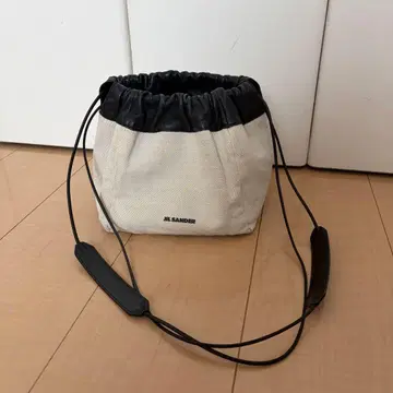 JIL SANDER 질 샌더 드로우 스트링 숄더백