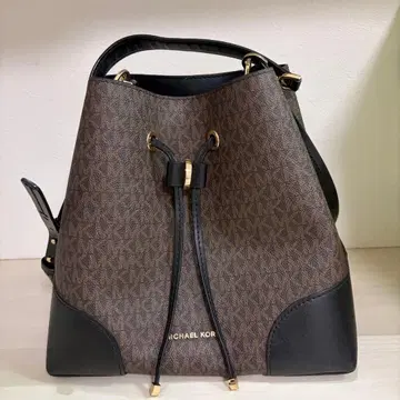 Michael Kors MK 로고 복조리 2WAY 숄더백
