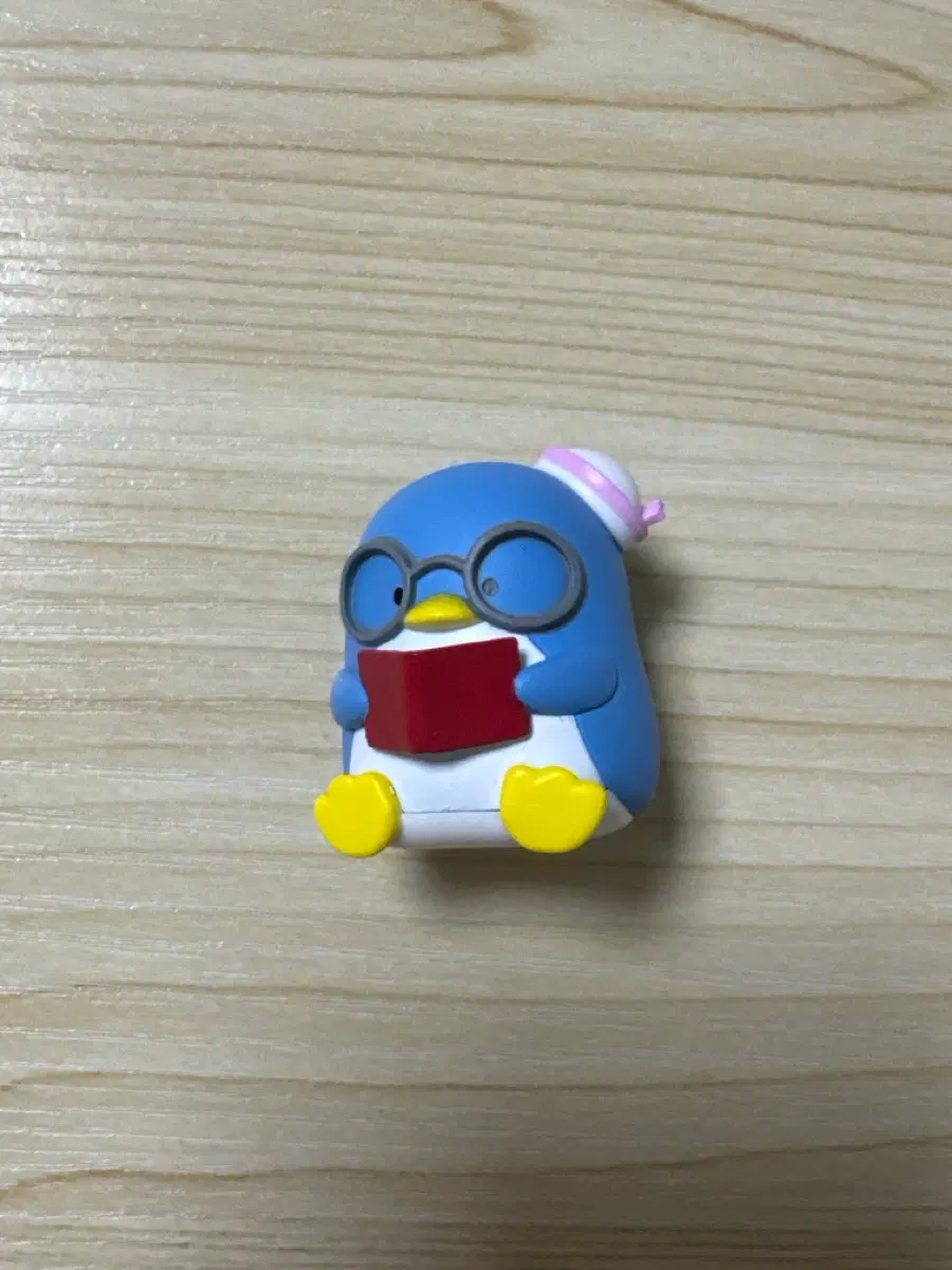 산리오 랜덤 턱시도샘 책읽는 독서 가챠