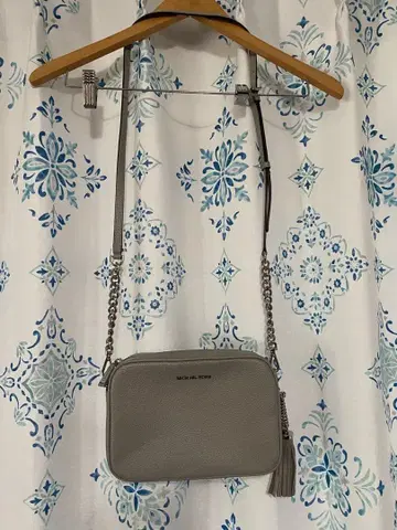 MICHAEL KORS 숄더백 그레이