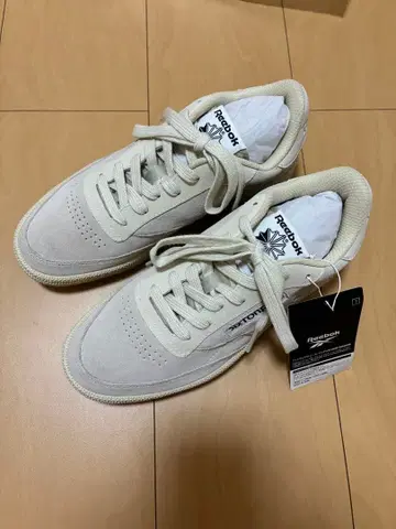 [ 미사용 새상품 ] Reebok SixTONES 콜라보 스니커즈 24cm
