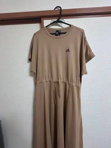 adidas 반팔 티셔츠 원피스 베이지