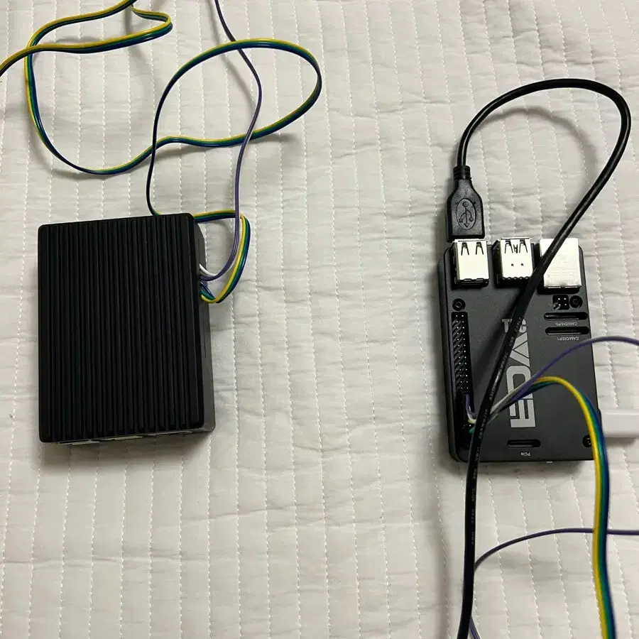 라즈베리파이 4,5 8gb 카메라 3개 진동모듈 2개 터치센서 2개