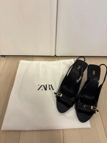ZARA 버클 하이힐 샌들