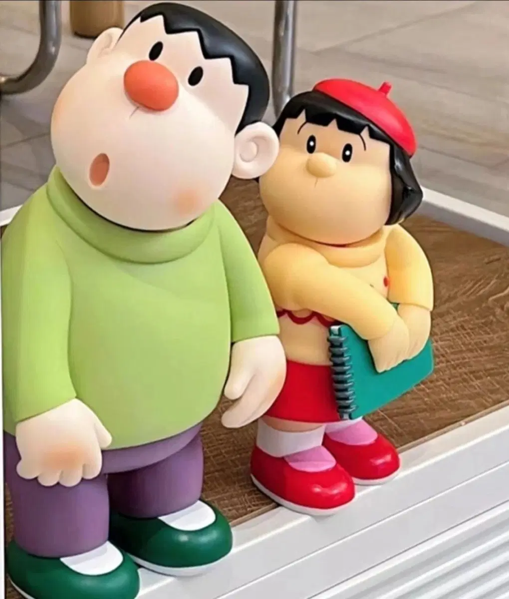 도라에몽 퉁퉁이와 퉁순이 피규어 미개봉 2종 세트로 일괄 판매합니다.