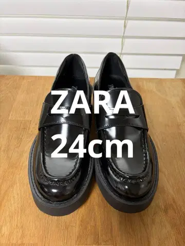 ZARA 에나멜 가죽풍 블랙 로퍼 블랙 37 (24cm)