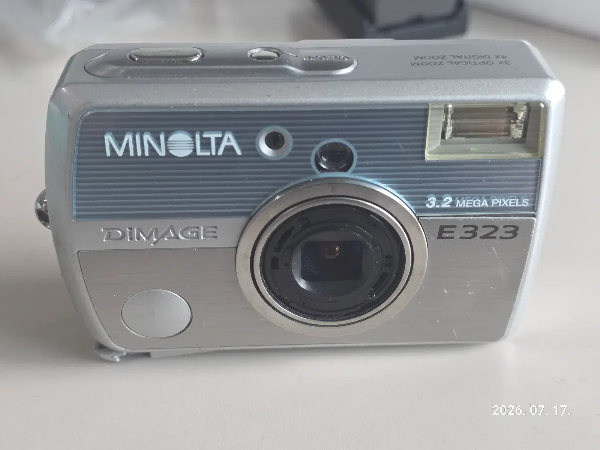 코니카미놀타 DIMAGE E323 빈티지 디지털카메라