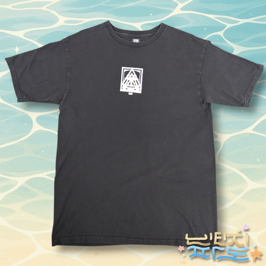 L 오베이 피어 오브 블랙 플래넷 티셔츠