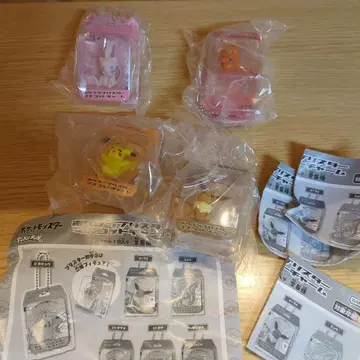 포켓몬 플라라 블리스터 마스코트 참 4종 세트 이브이 뮤우 피카츄