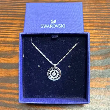 [ 박스 포함 ] SWAROVSKI 스와로브스키 목걸이 서클 실버
