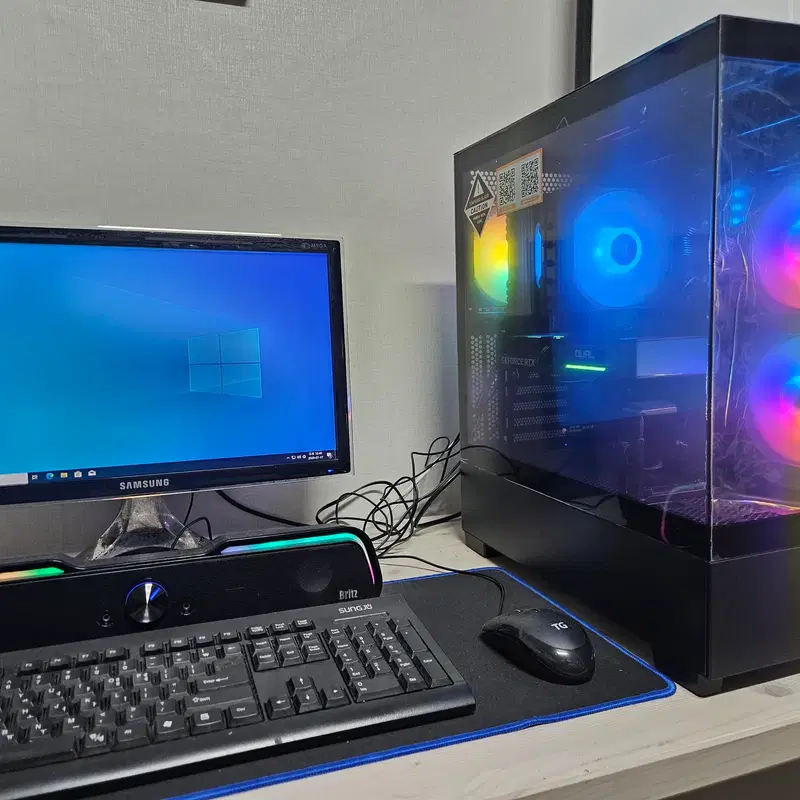 (신품)라이젠7800X3D 램16G 1테라 5060Ti 공랭본체!~
