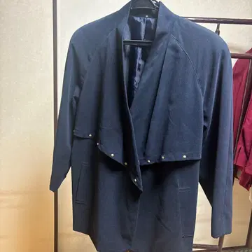 네이비 스터드 장식 노카라 자켓 38