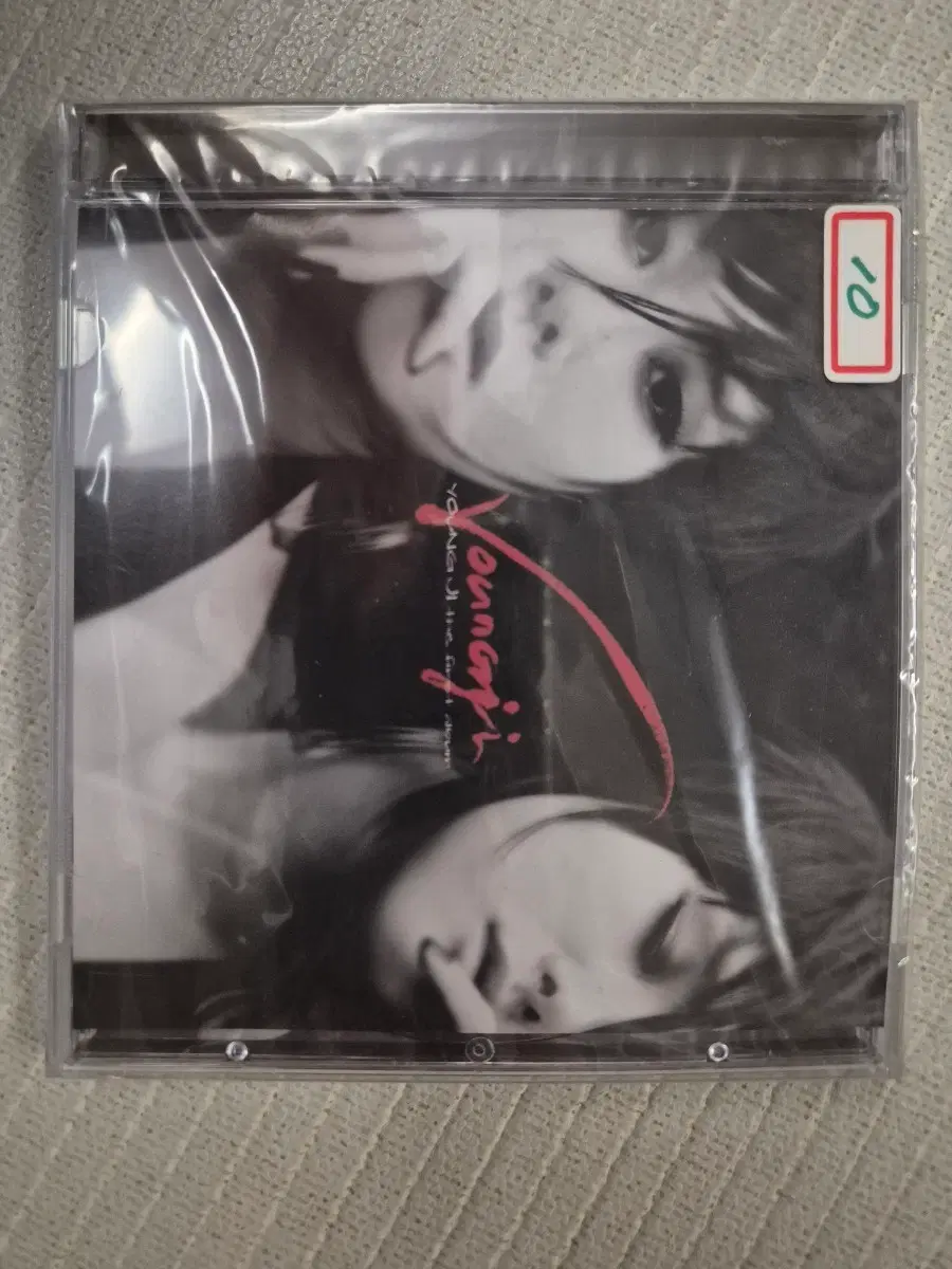 영지(Young Jee)의 솔로 정규 1집 앨범인 Young Ji The First Album