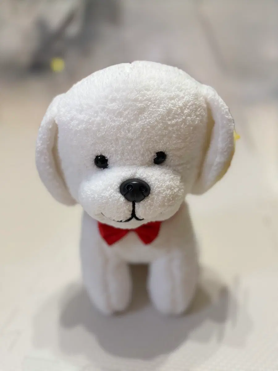 흰색 강아지 인형 빨간 나비넥타이 / 약 23cm