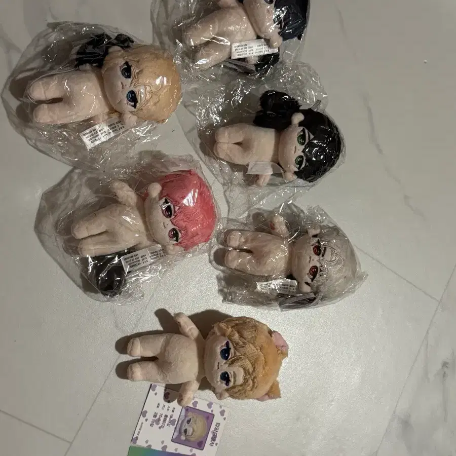 플레이브 인형