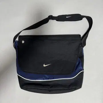 00s NIKE 메신저 백