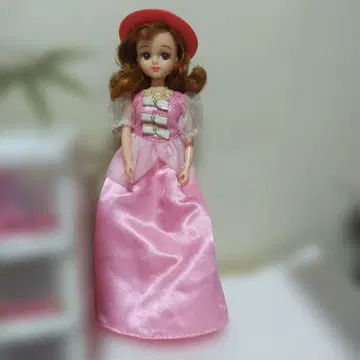 리카짱 인형 본체 핑크 드레스 빨간 모자