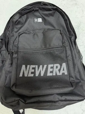 NEW ERA 블랙 백팩