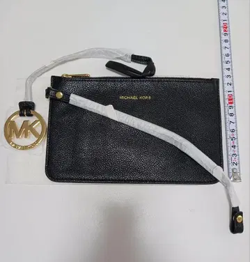 MICHAEL KORS 파우치 & 참 세트 판매 [ 미사용 ]