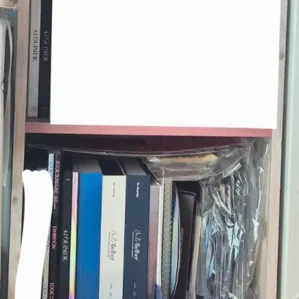 상점에 있는 모든 물건 합쳐서 16만원에 팔아요!!