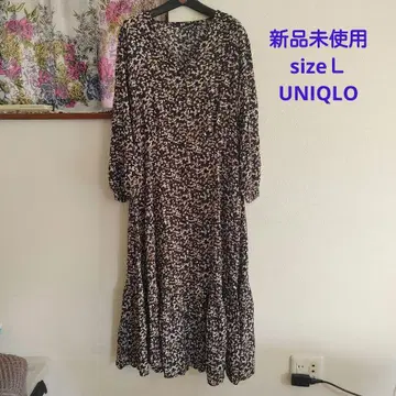 새상품 UNIQLO 꽃무늬 프린트 V넥 플레어 블랙 원피스 핑크