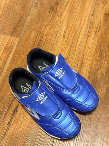 엄브로 축구 트레이닝 슈즈 블루