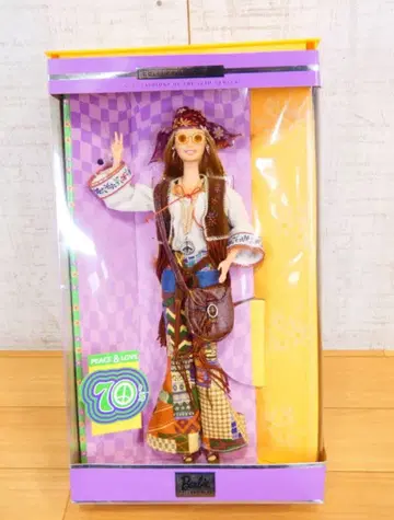 Barbie 바비 PEACE&LOVE 70's 컬렉터 에디션