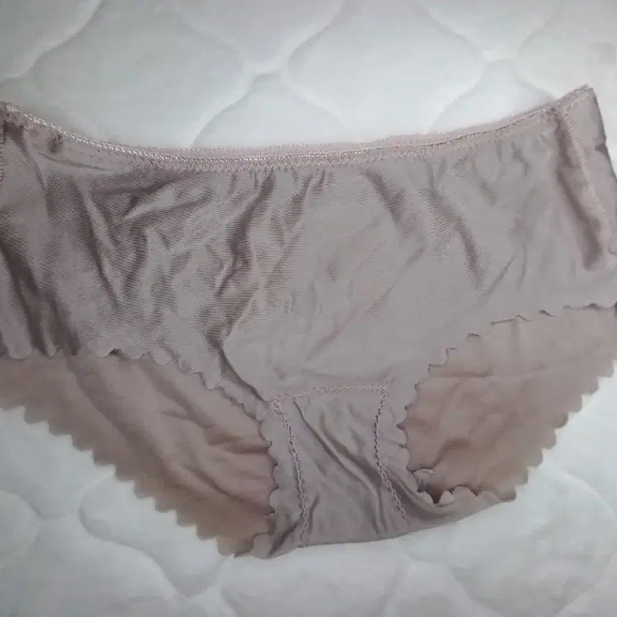 여성 속옷 팬티 베이지색 중고