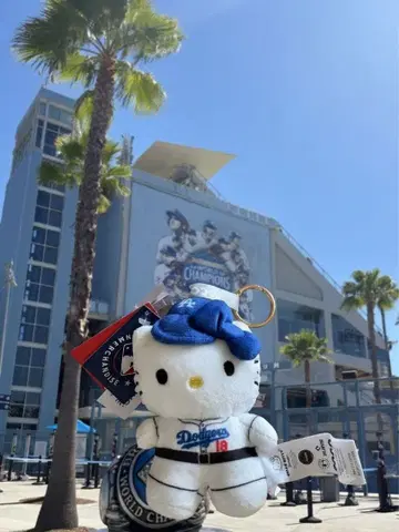 헬로키티 다저스 Dodgers 콜라보 야마모토 요시노부 18번 키링
