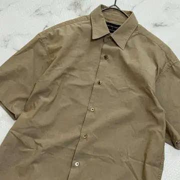 새상품급 UNITED TOKYO 유나이티드 도쿄 베이지 반팔 S FJ350