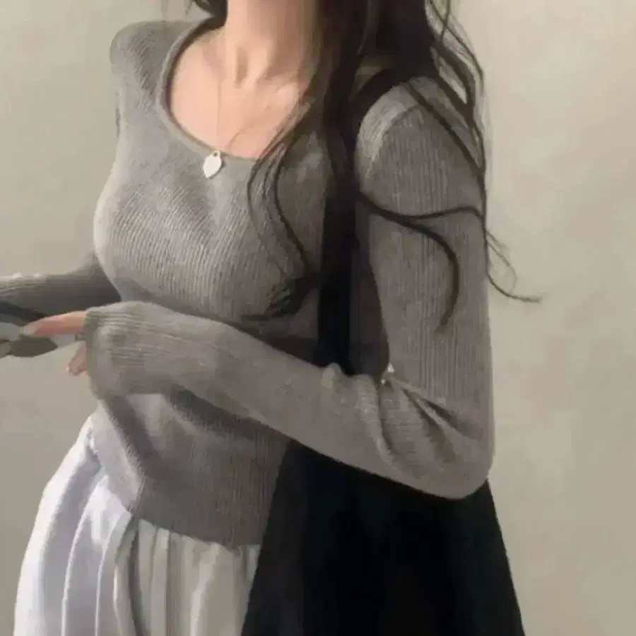 에이블리 골지 라운드넥 긴팔 니트 그레이