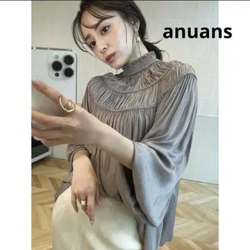 anuans 아뉴앙스 데콜테 개더 블라우스 [ 새상품급 ]